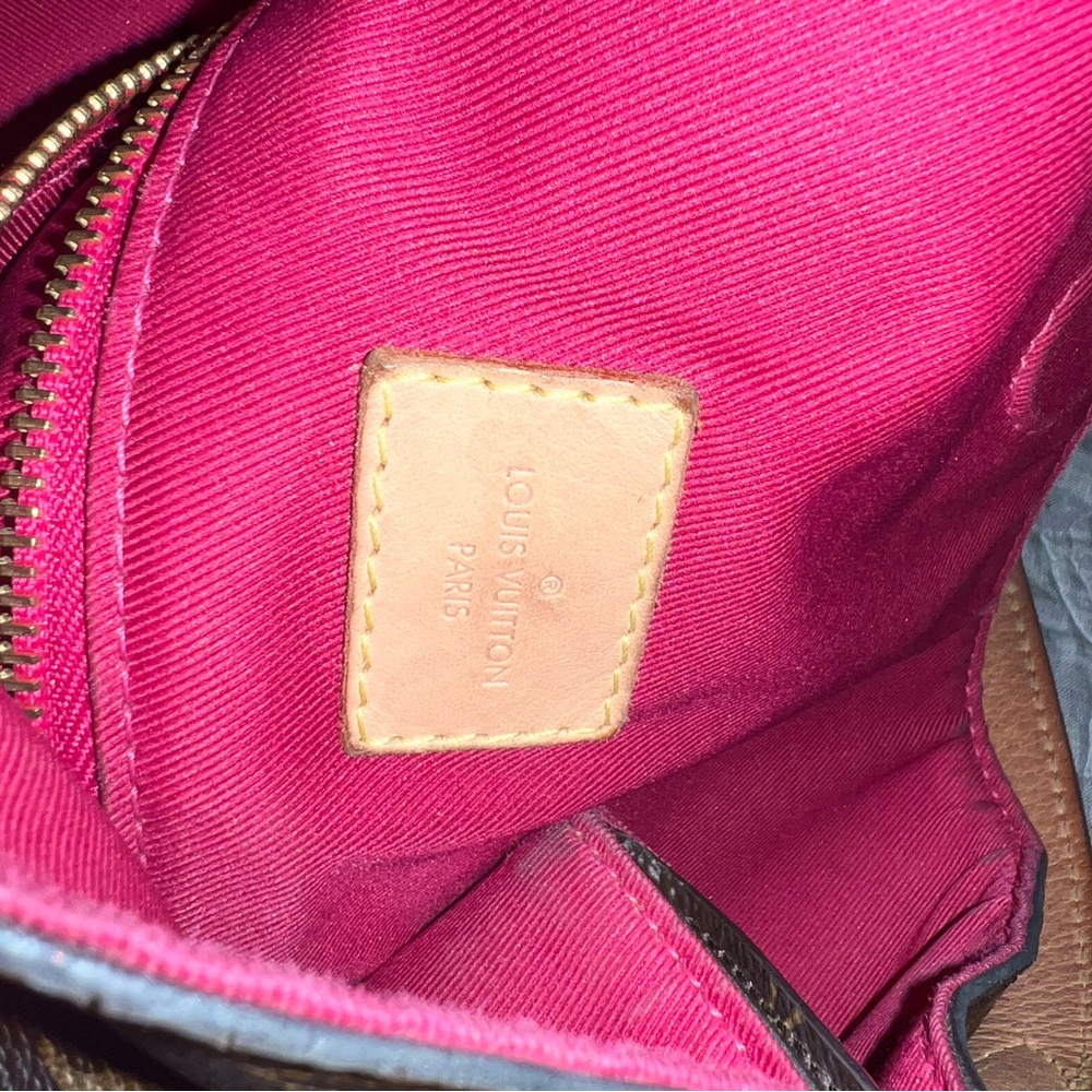 A beautiful LV Graceful M. Purchased at LV NYC. Used maybe a dozen times. Great! - Picture 5 of 7